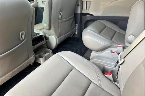 2016 Toyota Sienna XLE
