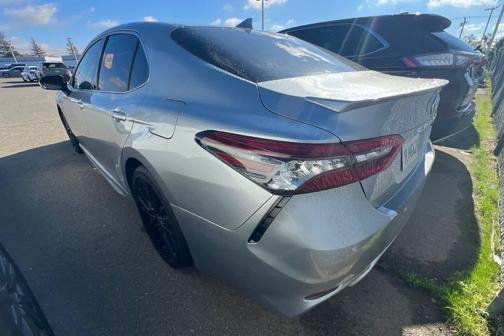 2024 Toyota Camry Hybrid SE