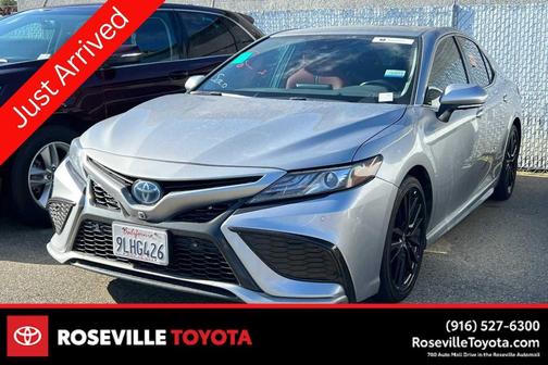 2024 Toyota Camry Hybrid SE