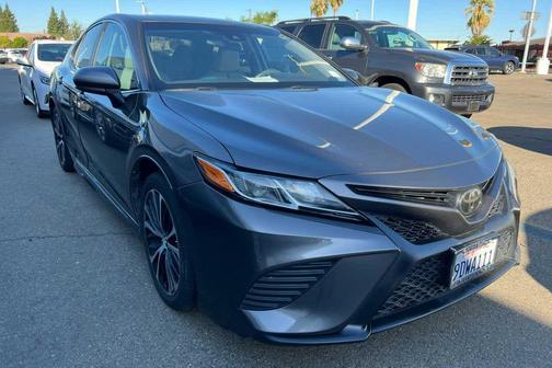 2018 Toyota Camry SE