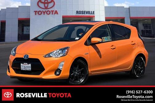 Tangerine Splash Pearl 2016 Toyota Prius c Four