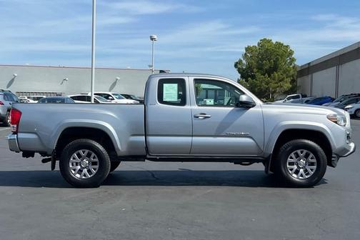 2017 Toyota Tacoma SR5
