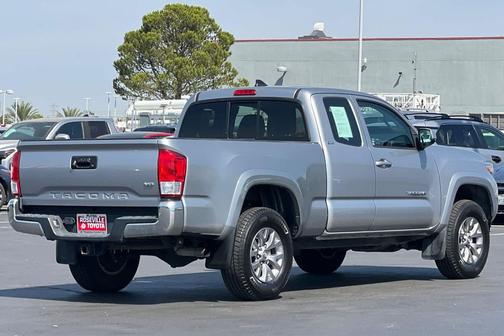 2017 Toyota Tacoma SR5