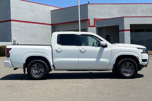 Glacier White 2025 Nissan Frontier SV