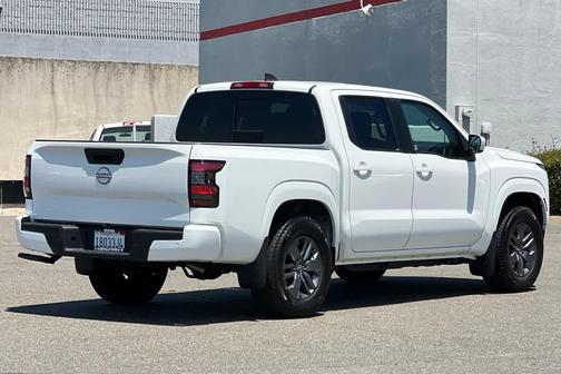 Glacier White 2025 Nissan Frontier SV
