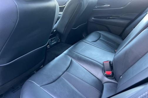 2022 Toyota Mirai Base