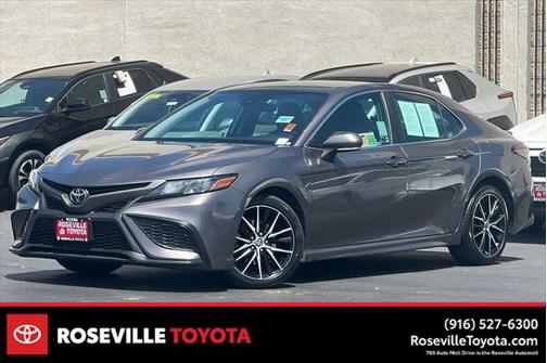 2022 Toyota Camry SE