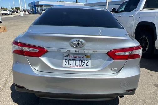 Celestial Silver Metallic 2018 Toyota Camry LE