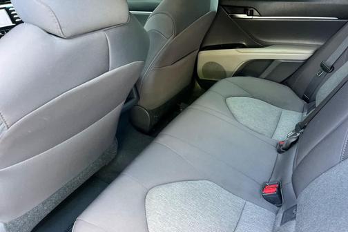 Celestial Silver Metallic 2018 Toyota Camry LE