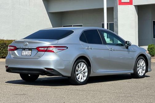 Celestial Silver Metallic 2018 Toyota Camry LE