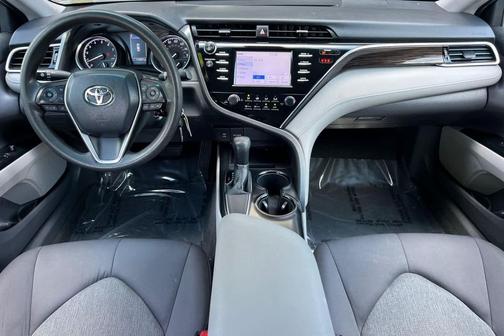 Celestial Silver Metallic 2018 Toyota Camry LE