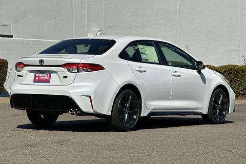 Wind Chill Pearl 2026 Toyota Corolla SE