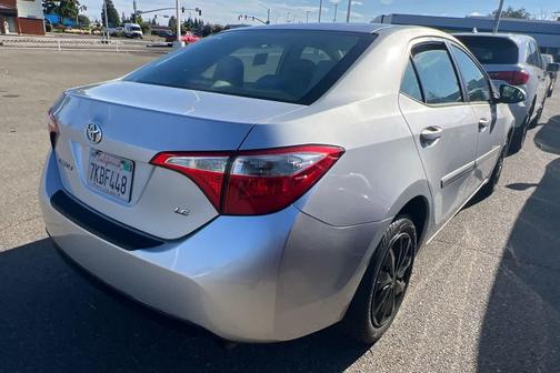 Classic Silver Metallic 2015 Toyota Corolla LE