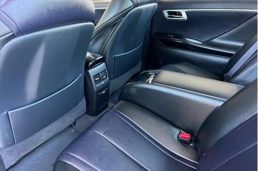 2017 Toyota Mirai Base