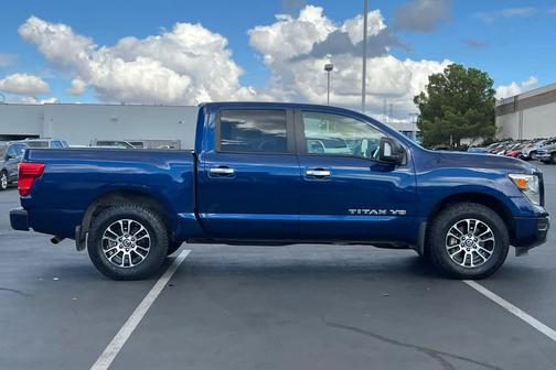 2020 Nissan Titan SV
