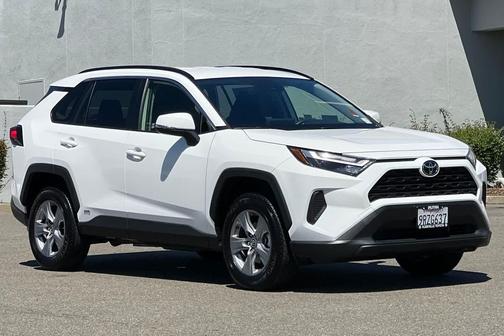 Ice Cap 2025 Toyota RAV4 Hybrid LE