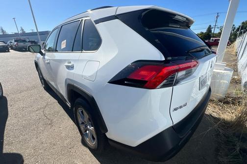 Ice Cap 2025 Toyota RAV4 Hybrid LE