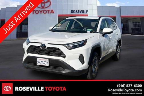 Ice Cap 2025 Toyota RAV4 Hybrid LE