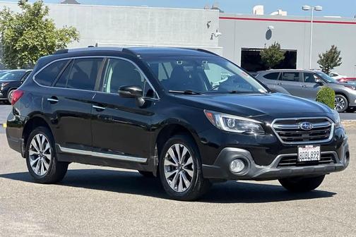 Crystal Black Silica 2018 Subaru Outback 2.5i Touring