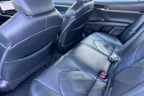 Blue Streak Metallic 2019 Toyota Camry Hybrid XLE