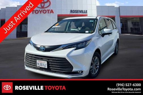 2024 Toyota Sienna XLE