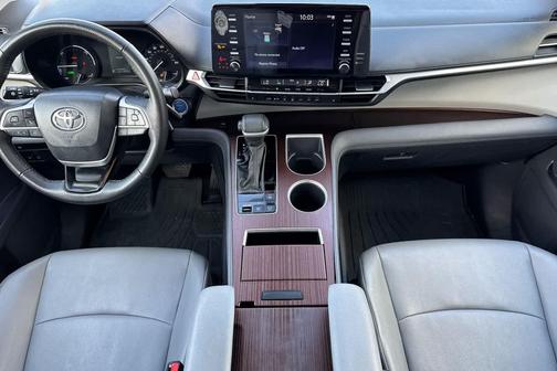 2024 Toyota Sienna XLE