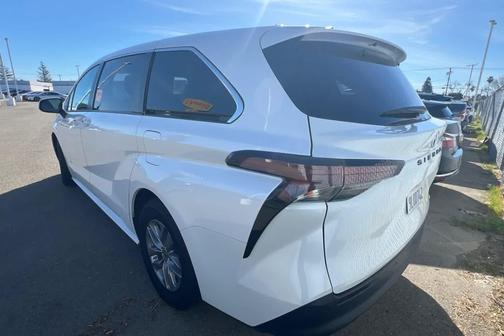 2024 Toyota Sienna XLE
