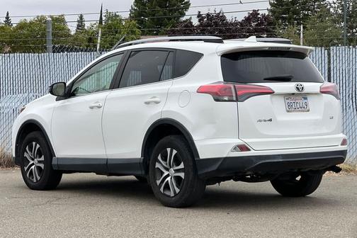 Super White 2017 Toyota RAV4 LE