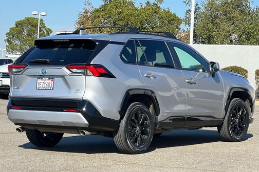 2023 Toyota RAV4 Hybrid SE