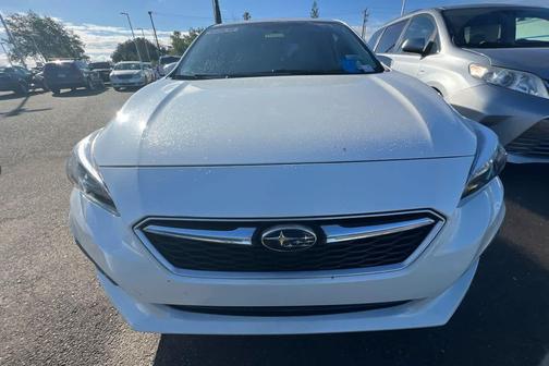 Crystal White Pearl 2017 Subaru Impreza 2.0i Premium
