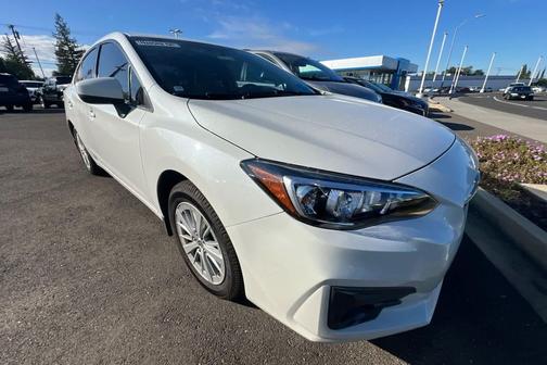 Crystal White Pearl 2017 Subaru Impreza 2.0i Premium