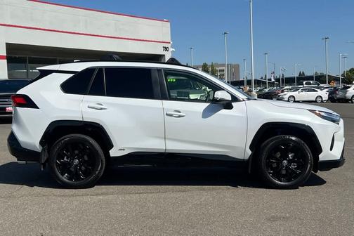 Wind Chill Pearl 2025 Toyota RAV4 Hybrid SE