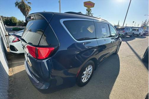 2020 Chrysler Voyager LXI
