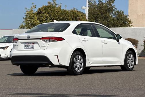 Ice Cap 2024 Toyota Corolla Hybrid LE