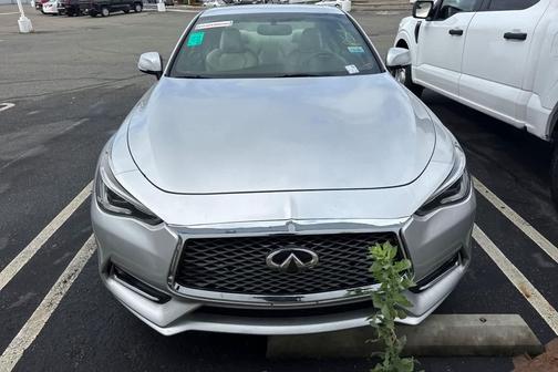 2017 INFINITI Q60 2.0t Premium