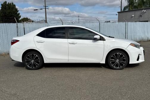 Super White 2016 Toyota Corolla S Plus