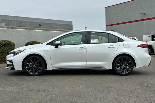 Wind Chill Pearl/Midnight Black Metallic 2026 Toyota Corolla XSE