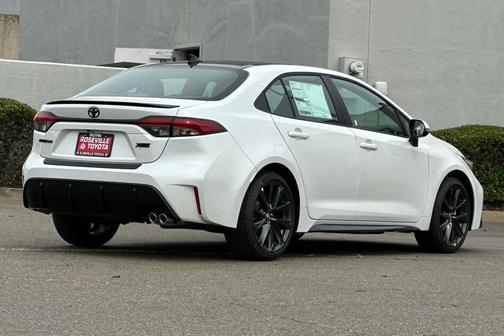 Wind Chill Pearl/Midnight Black Metallic 2026 Toyota Corolla XSE