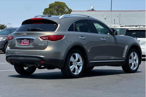 2011 INFINITI FX35 Base