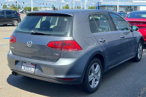 2017 Volkswagen Golf TSI Wolfsburg Edition 4-Door