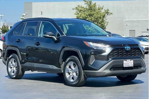2022 Toyota RAV4 Hybrid XLE