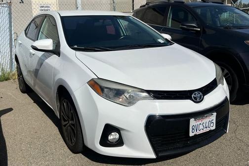 Super White 2015 Toyota Corolla S Plus