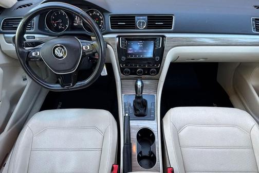2016 Volkswagen Passat 1.8T SE