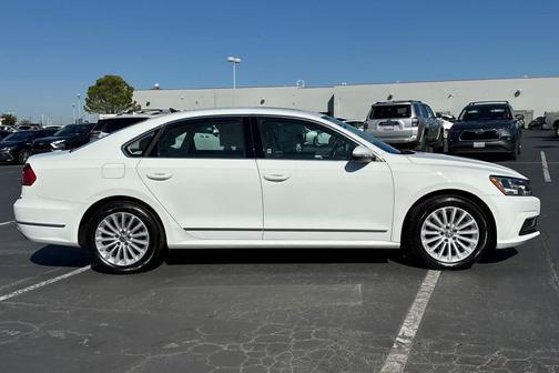 2016 Volkswagen Passat 1.8T SE