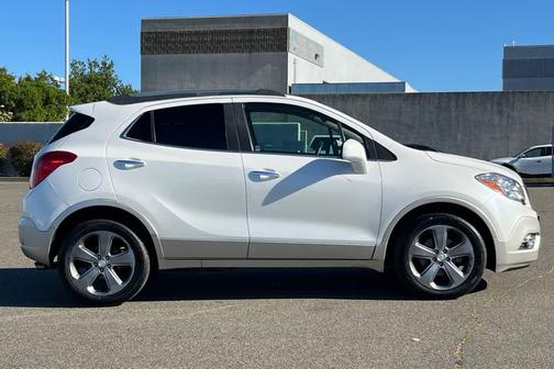 White Pearl Tricoat 2013 Buick Encore Leather