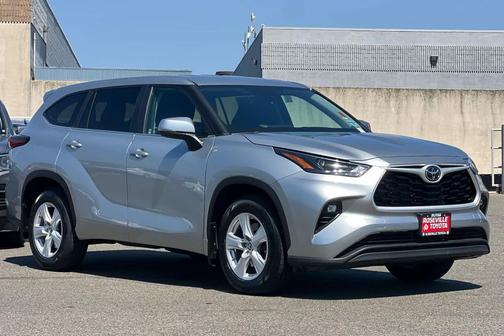 2024 Toyota Highlander LE