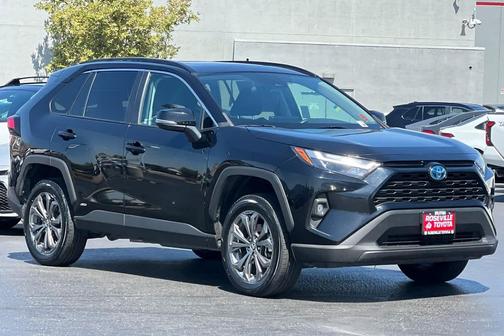 2022 Toyota RAV4 Hybrid XLE Premium