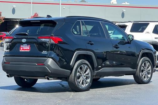 2022 Toyota RAV4 Hybrid XLE Premium