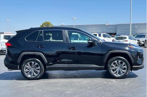 2022 Toyota RAV4 Hybrid XLE Premium