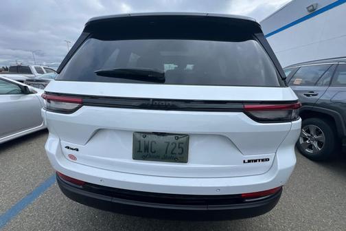 Bright White Clearcoat 2025 Jeep Grand Cherokee Limited